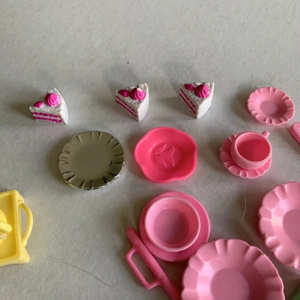 Barbie And Kelly Accessories 22 items